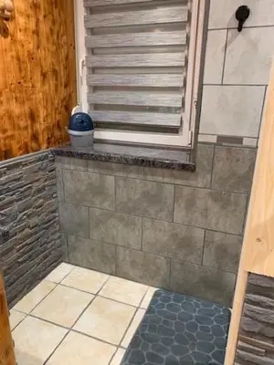 Salle de bains dans l'établissement ferme des grands blaise