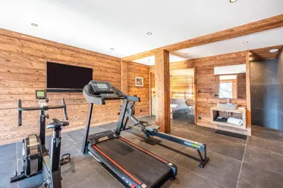Salle ou équipements de sports de l'établissement Chalet de Scott, luxe avec spa et sauna