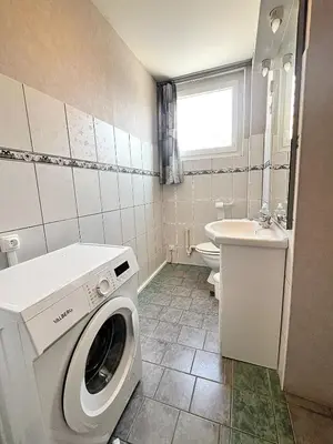 Salle de bains dans l'établissement Appartement élégant et fonctionnel