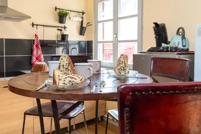 Cuisine ou kitchenette dans l'établissement Au Vieux Porche Colmar