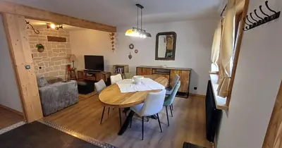 Coin salon dans l'établissement Chez Bernadette