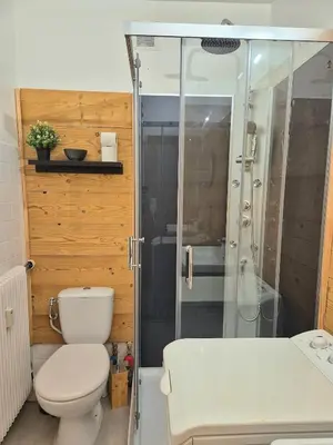 Salle de bains dans l'établissement Le Repaire de la Marmotte