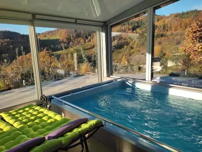 Piscine de l'établissement LOZEN avec piscine privée intérieure ou située à proximité