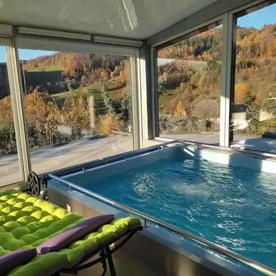 LOZEN avec piscine privée intérieure