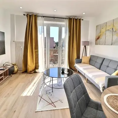 Appartement Moderne et Cosy avec Balcon - Parking Gratuit - Netflix