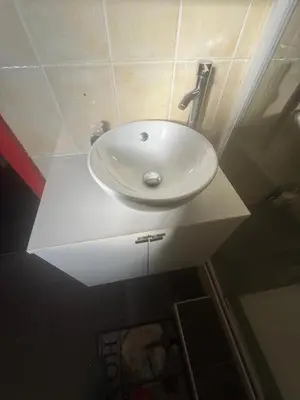 Salle de bains dans l'établissement Spacieux 2 Pièces dans une résidence ,Place de Parking Privé Gratuit, Tram à 100m ,Centre à 6 min