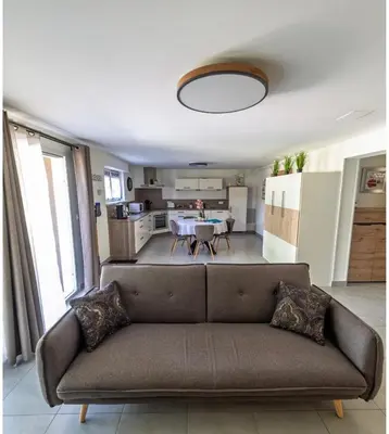 Cuisine ou kitchenette dans l'établissement Gîte Bagatelle l'Ecrin du Ried PROCHE EUROPAPARK