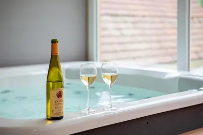 Boissons dans l'établissement Gîte du Hirsch jacuzzi, proche ballon d'Alsace, randonnées
