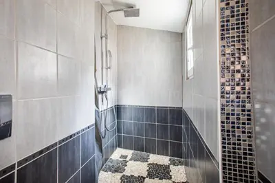 Salle de bains dans l'établissement Au coeur de Kaysersberg-Le Cocon de Jeanne