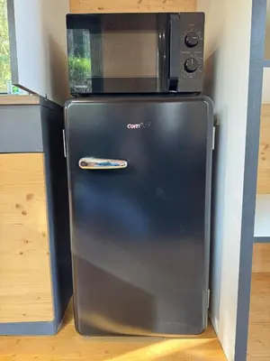 Cuisine ou kitchenette dans l'établissement La Tiny Une autre façon de voyager