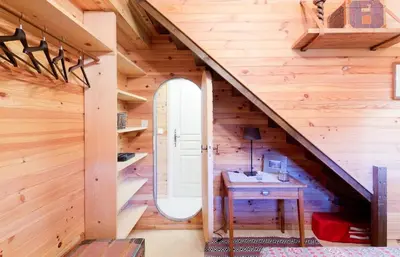 Plan de l'établissement Authentic mountain cabin with river at 900m lake