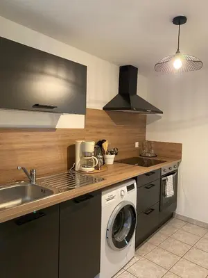 Cuisine ou kitchenette dans l'établissement Colmar Centre renovated cottage 4 people - terrace