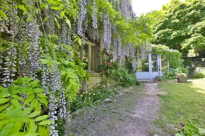 Jardin de l'établissement Gîte au Manoir des Sens - Escapade insolite aux parfums et couleurs d Asie