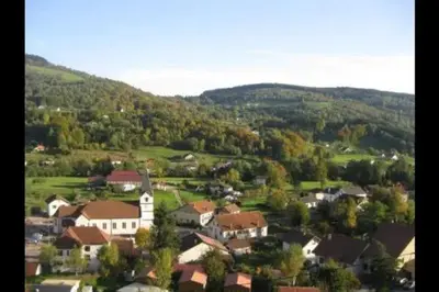 Vue générale sur la montagne ou vue sur la montagne depuis le chalet