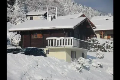 L'établissement Chalet Les Pervenches en hiver