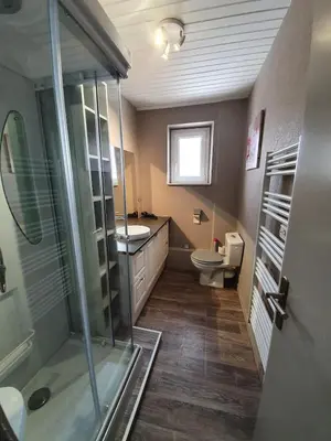 Salle de bains dans l'établissement Chez Carine et Jonathan 1er etage