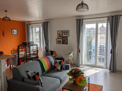 Coin salon dans l'établissement Chambre privée, parking gratuit