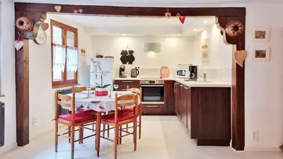 Cuisine ou kitchenette dans l'établissement Gite A la Fontaine Bergheim