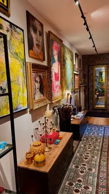 Nourriture dans le séjour chez l'habitant ou à proximité