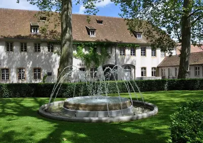 Jardin de l'établissement Bienvenue chez Nous ! studio privé, parking, calme