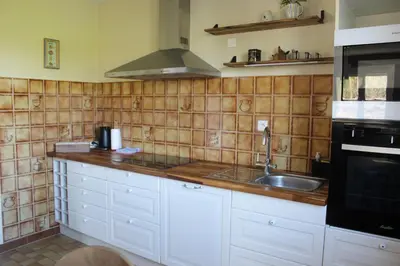 Cuisine ou kitchenette dans l'établissement Gîte le Haut de la Marche