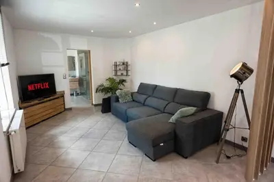 Coin salon dans l'établissement La Brocante