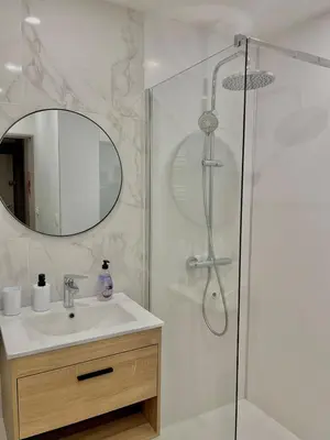 Salle de bains dans l'établissement L'universal Provençal au coeur de Mulhouse