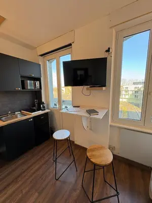 Cuisine ou kitchenette dans l'établissement Modern Studio in Mulhouse Perfect for a Stay