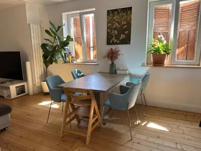 Télévision ou salle de divertissement dans l'établissement Lovely 2 bedrooms flat Basel Saint Louis -with private parking