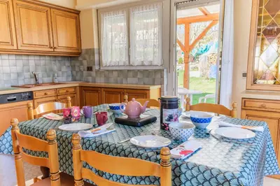 Cuisine ou kitchenette dans l'établissement Le Gîte de la Fontaine - A 30min de Bâle