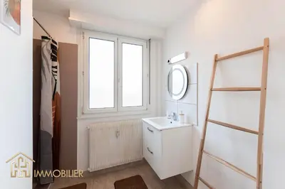 Salle de bains dans l'établissement Le Refuge - Colmar