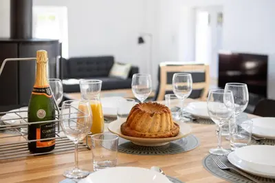 Boissons dans l'établissement le refuge fleuri T5 avec terrasse et jardin