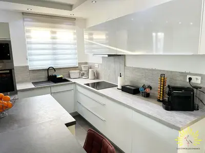 Cuisine ou kitchenette dans l'établissement Les Étincelles d'Alsace
