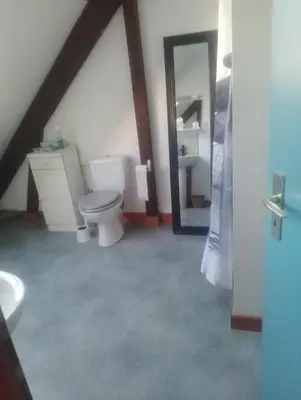 Salle de bains dans l'établissement M1Couronne