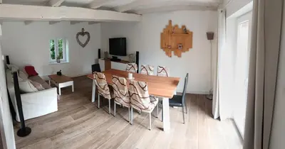Coin salon dans l'établissement Maison village
