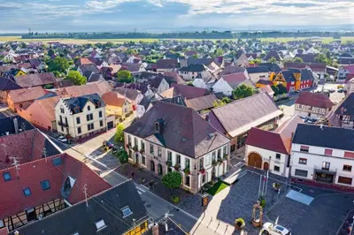 Vue générale sur Sainte-Croix-en-Plaine ou vue de la ville depuis l'appartement