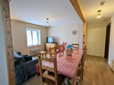 Coin salon dans l'établissement Charmante maison à Xonrupt-Longemer, 80 m² avec jardin