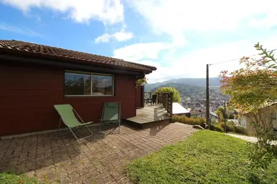 Vue générale sur la montagne ou vue sur la montagne depuis le chalet