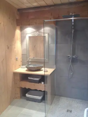 Salle de bains dans l'établissement Gite Des 3 Chateaux