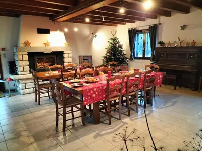 Coin salon dans l'établissement Gite les Baudy - group for 20 people