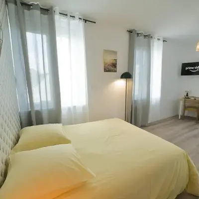 Super studio 6 new quiet close to thé center