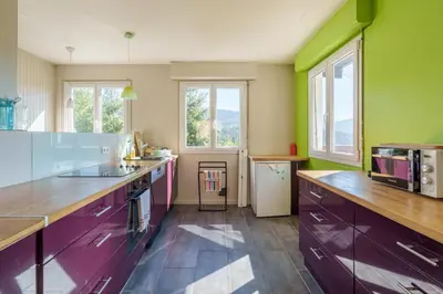 Cuisine ou kitchenette dans l'établissement L'Echo Bleu - Vue Montagne