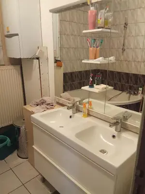 Salle de bains dans l'établissement Privat Zimmer in einer Wohnung zu vermieten