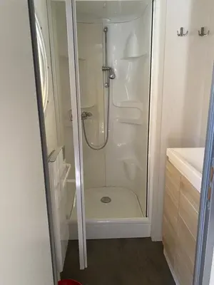 Salle de bains dans l'établissement Mobile home 6personnes ,Alsace , munster France