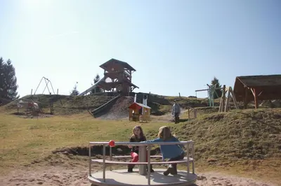Aire de jeux pour enfants de l'établissement Chalets Julien