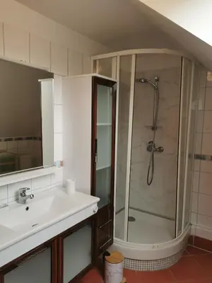 Salle de bains dans l'établissement Le Bretzel