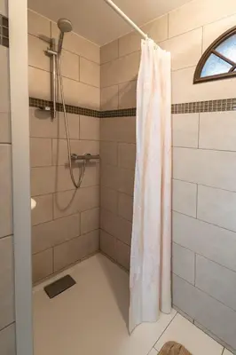 Salle de bains dans l'établissement Loft touristique 3 étoiles