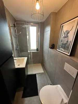 Salle de bains dans l'établissement Bel appartement F4 dans une maisons 6 a personnes