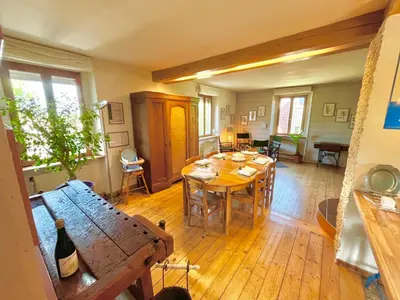 Coin salon dans l'établissement La Secrète en Alsace, Gîte familial spacieux avec jardin, proche Colmar & Route des Vins