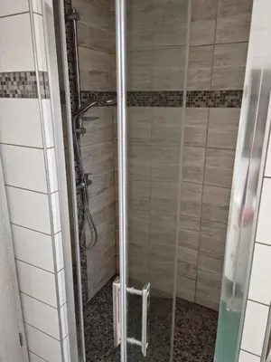 Salle de bains dans l'établissement Appartement proche Aéroport